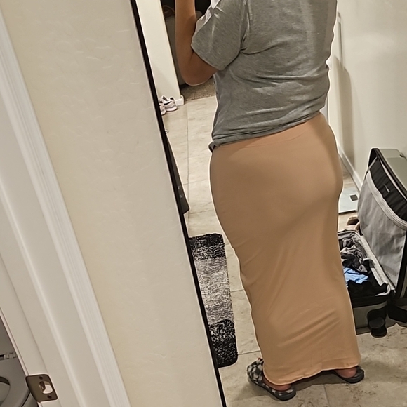Cream Maxi Pencil Skirt with Slit - Picture 3 of 4